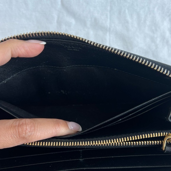 USED Authentic Prada Zip Wallet - Picture 6 of 11
